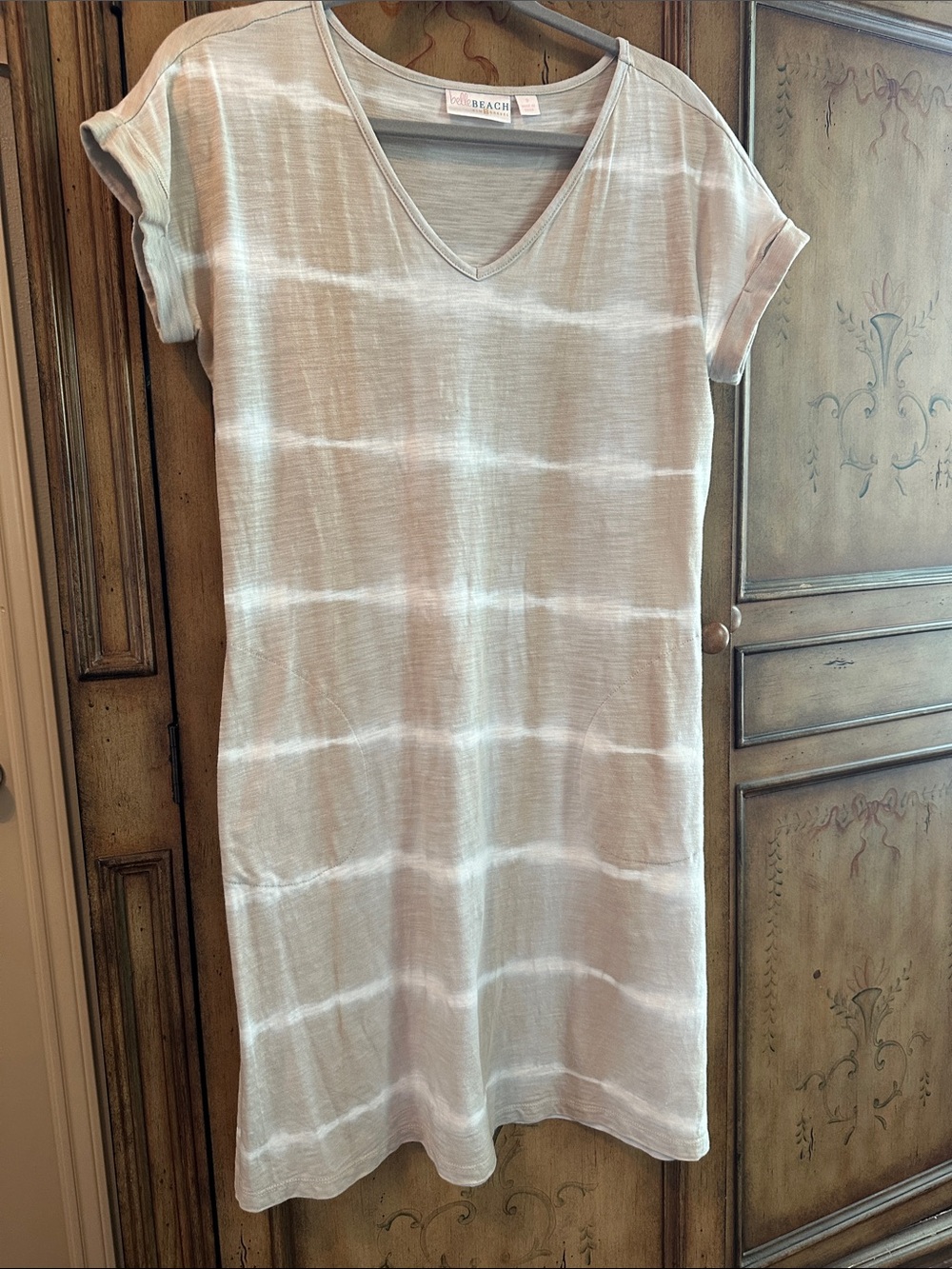 Belle by Kim Gravel Neutral Tie-Dye V-Neck Shift Dress